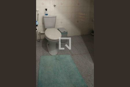 Lavabo de casa para alugar com 3 quartos, 150m² em Parque Sevilha, São Paulo