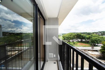 varanda quarto sala studio de kitnet/studio para alugar com 1 quarto, 25m² em Pinheiros, São Paulo