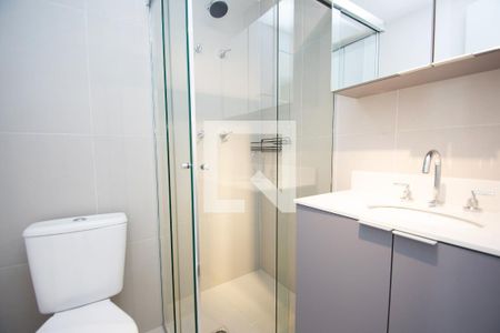 banheiro de kitnet/studio para alugar com 1 quarto, 25m² em Pinheiros, São Paulo