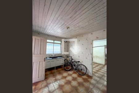 Cozinha 1 de casa à venda com 2 quartos, 120m² em Vila Liviero, São Paulo