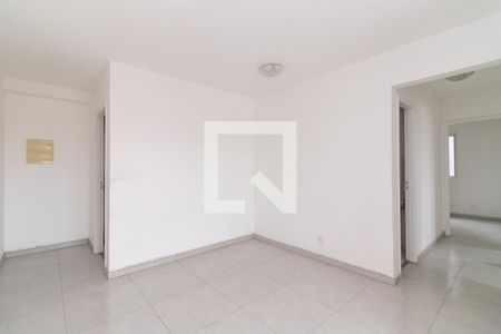 Sala de apartamento para alugar com 3 quartos, 65m² em Vila Talarico, São Paulo