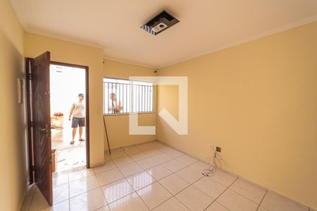Sala de casa de condomínio para alugar com 2 quartos, 55m² em Vila Ré, São Paulo
