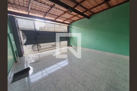 Casa à venda com 3 quartos, 140m² em São Lucas, São Paulo