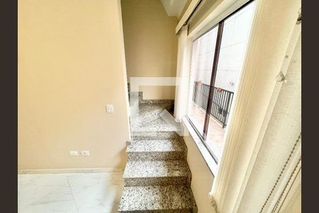 Escada de casa para alugar com 3 quartos, 100m² em Parque Mandaqui, São Paulo