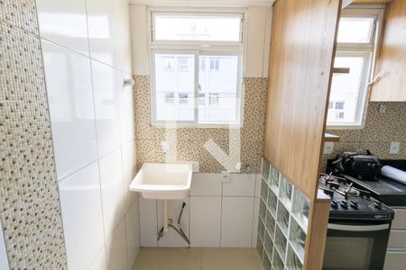 Cozinha e Área de Serviço de apartamento à venda com 3 quartos, 64m² em Camaquã, Porto Alegre