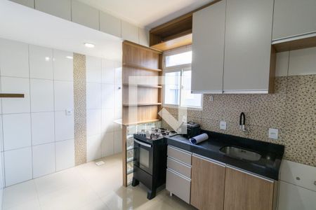 Cozinha e Área de Serviço de apartamento à venda com 3 quartos, 64m² em Camaquã, Porto Alegre