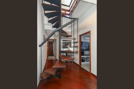 Escada de apartamento à venda com 3 quartos, 155m² em Mont’serrat, Porto Alegre