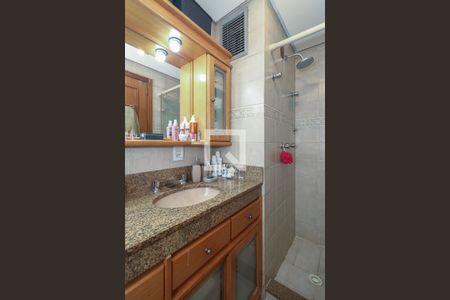 Banheiro da Suíte de apartamento à venda com 3 quartos, 155m² em Mont’serrat, Porto Alegre