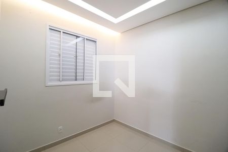 Quarto 1 de apartamento para alugar com 2 quartos, 50m² em Laranjeiras, Uberlândia