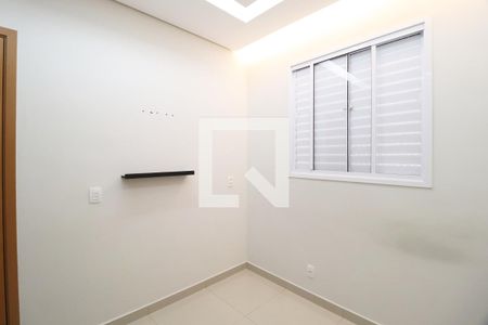 Quarto 1 de apartamento para alugar com 2 quartos, 50m² em Laranjeiras, Uberlândia