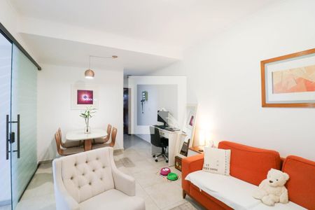 Casa à venda com 3 quartos, 127m² em Parque Colonial, São Paulo