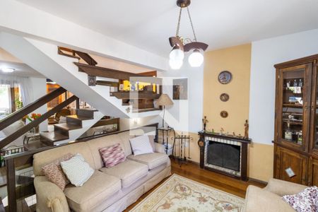 Sala de casa à venda com 3 quartos, 240m² em Espírito Santo, Porto Alegre