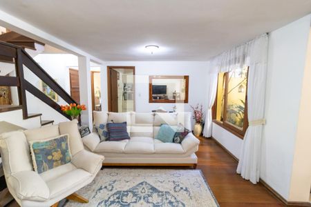 Sala de casa à venda com 3 quartos, 240m² em Espírito Santo, Porto Alegre