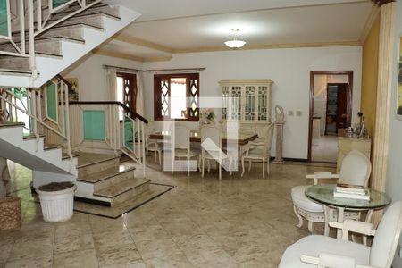 Casa de Condomínio para alugar com 4 quartos, 1100m² em São Paulo Ii, Cotia