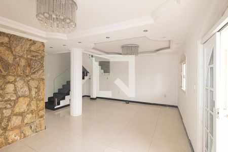 Sala de casa para alugar com 4 quartos, 200m² em Campo Grande, Rio de Janeiro