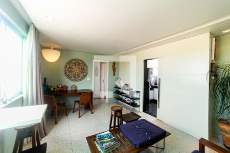 Sala de apartamento para alugar com 3 quartos, 180m² em Colégio Batista, Belo Horizonte