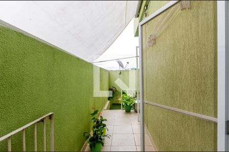 Corredor externo de casa à venda com 2 quartos, 65m² em Vila Iorio, São Paulo
