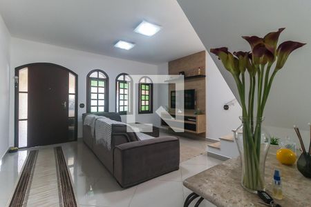 Sala de casa para alugar com 3 quartos, 190m² em Jardim Armenia, Mogi das Cruzes