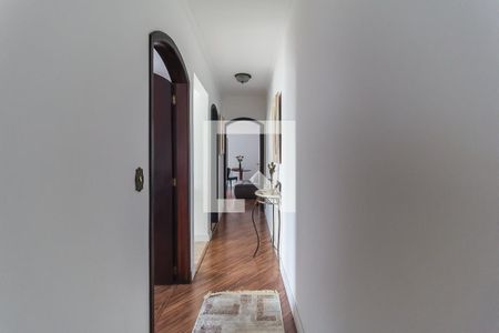 Corredor de casa para alugar com 3 quartos, 190m² em Jardim Armenia, Mogi das Cruzes