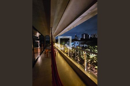 Varanda de apartamento à venda com 4 quartos, 330m² em Itaim Bibi, São Paulo