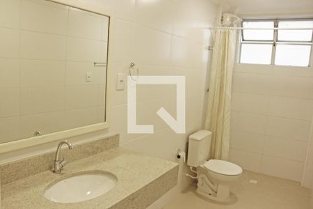 Banheiro de apartamento para alugar com 1 quarto, 60m² em Campo Grande, Santos