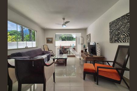 Casa de Condomínio para alugar com 3 quartos, 720m² em Vargem Grande, Rio de Janeiro