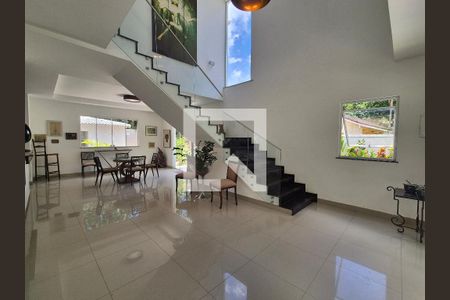 Casa de Condomínio para alugar com 3 quartos, 720m² em Vargem Grande, Rio de Janeiro