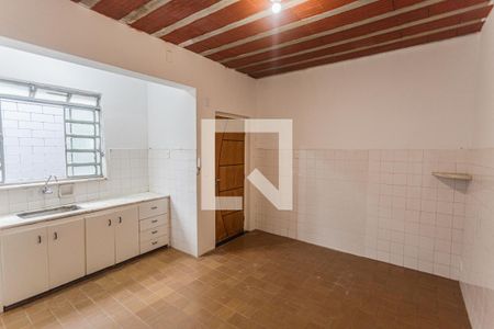Sala/Cozinha de kitnet/studio para alugar com 1 quarto, 25m² em Santa Efigênia, Belo Horizonte