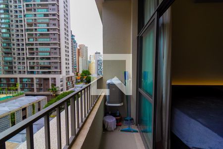 Varanda de kitnet/studio para alugar com 1 quarto, 23m² em Jardim das Acacias, São Paulo
