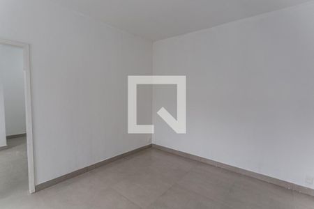 Sala/Cozinha de kitnet/studio para alugar com 1 quarto, 25m² em Santa Efigênia, Belo Horizonte