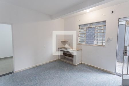 Sala/Cozinha de kitnet/studio para alugar com 1 quarto, 25m² em Santa Efigênia, Belo Horizonte