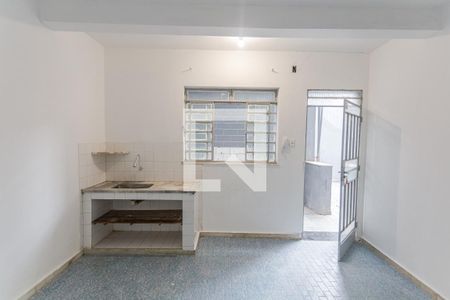 Sala/Cozinha de kitnet/studio para alugar com 1 quarto, 25m² em Santa Efigênia, Belo Horizonte