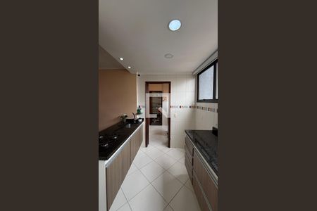 Cozinha de apartamento à venda com 3 quartos, 144m² em Vila Assunção, Santo André