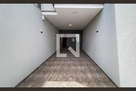 Garagem de casa à venda com 3 quartos, 143m² em Jardim Piratininga, São Paulo