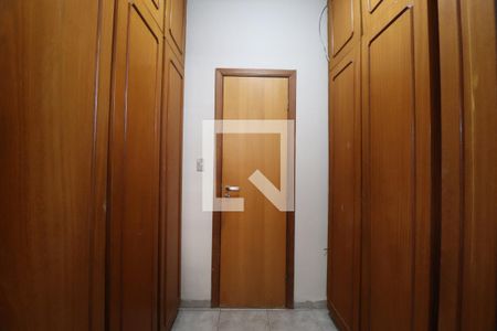 Closet de apartamento para alugar com 1 quarto, 62m² em Daniel Fonseca, Uberlândia