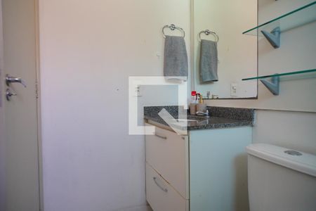Banheiro suíte  de apartamento para alugar com 3 quartos, 69m² em Humaitá, Porto Alegre