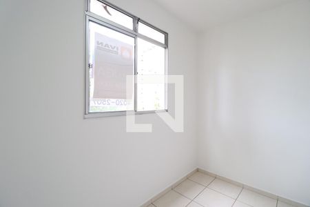 Quarto 2 de apartamento para alugar com 2 quartos, 45m² em Gávea, Uberlândia