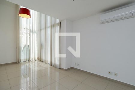 Sala de apartamento para alugar com 1 quarto, 59m² em Jardim Fonte do Morumbi, São Paulo
