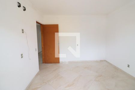 Quarto 1 de casa para alugar com 2 quartos, 80m² em Km 18, Osasco