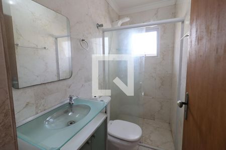 Banheiro de casa para alugar com 2 quartos, 80m² em Km 18, Osasco