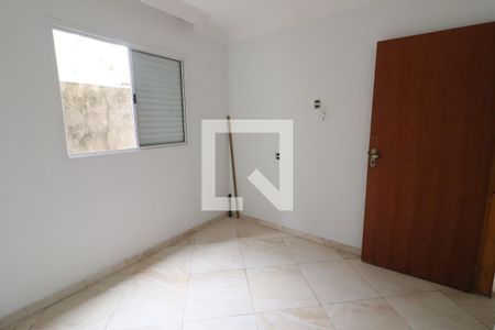Quarto 2 de casa para alugar com 2 quartos, 80m² em Km 18, Osasco