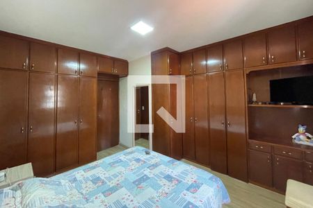 Casa à venda com 3 quartos, 220m² em Parque Sao Domingos, São Paulo