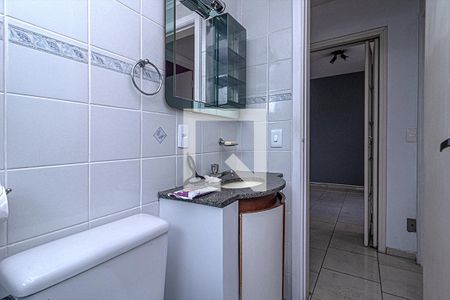 banheiro social_3 de apartamento para alugar com 2 quartos, 65m² em Vila Gumercindo, São Paulo