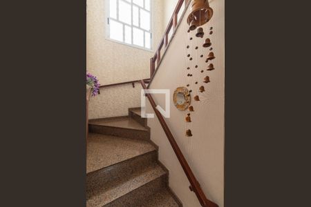 Escada de casa à venda com 3 quartos, 210m² em Vila Lais, São Paulo
