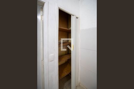 Despensa de casa para alugar com 1 quarto, 35m² em Jardim Tres Irmaos, Taboão da Serra