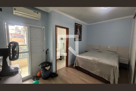 Suite de apartamento para alugar com 3 quartos, 162m² em Jardim Santo Antônio, Santo André