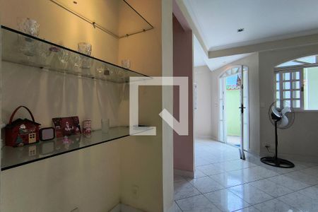 Sala de casa de condomínio à venda com 4 quartos, 216m² em Anil, Rio de Janeiro