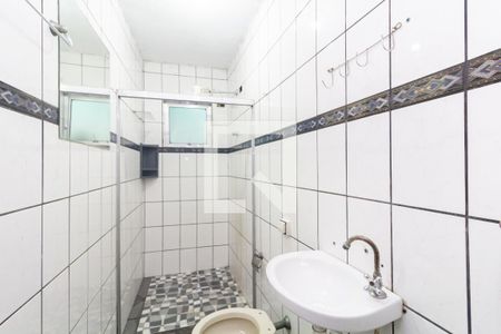 Banheiro da Suíte de casa para alugar com 1 quarto, 60m² em Jardim Maia, São Paulo