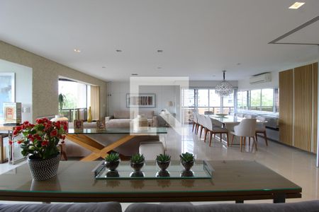 Sala de apartamento à venda com 3 quartos, 247m² em Jardim Luzitania, São Paulo