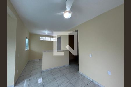 Sala de casa para alugar com 2 quartos, 144m² em Bento Ribeiro, Rio de Janeiro